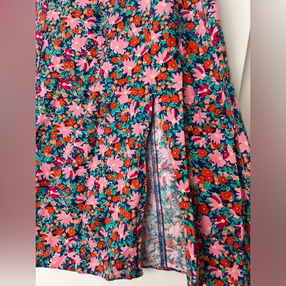Floral Midi - A Summer Staple! - Picture 3 of 4